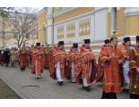 Архиерейское богослужение в Свято-Николаевском Братском храме в понедельник Светлой седмицы