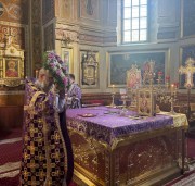 ИЗНЕСЕНИЕ ЧЕСТНЫХ ДРЕВ ЖИВОТВОРЯЩЕГО КРЕСТА ГОСПОДНЯ