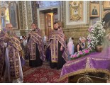 ИЗНЕСЕНИЕ ЧЕСТНЫХ ДРЕВ ЖИВОТВОРЯЩЕГО КРЕСТА ГОСПОДНЯ