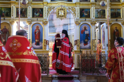 Архиерейское богослужение в понедельник Светлой седмицы