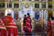 Архиерейское богослужение в понедельник Светлой седмицы