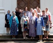 Слушатели катехизических курсов при Свято-Николаевском храме совершили паломническую поездку в Свято-Успенский Жировичский монастырь